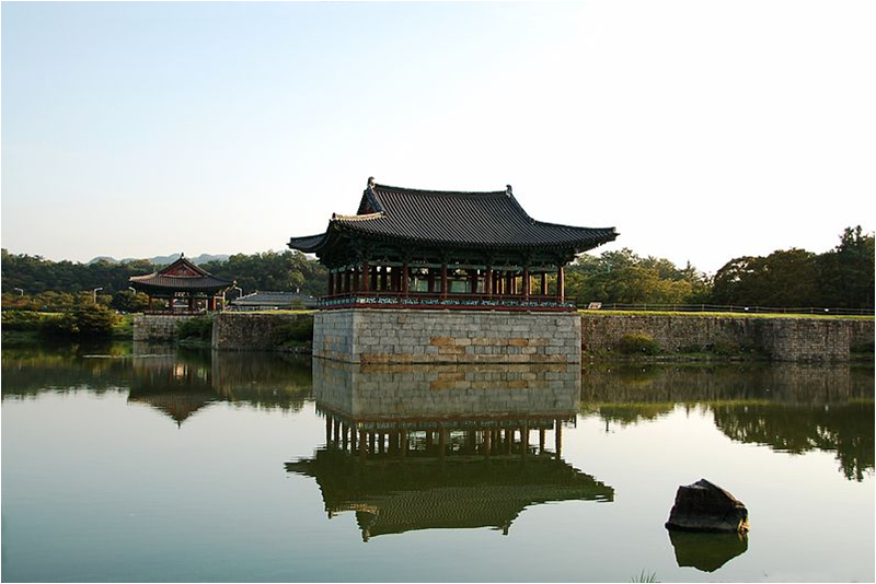 File:Anapji Pond-Gyeongju-Korea-2006-09.png