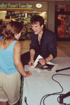 File:Dave Caruso at Southland Mall.jpg