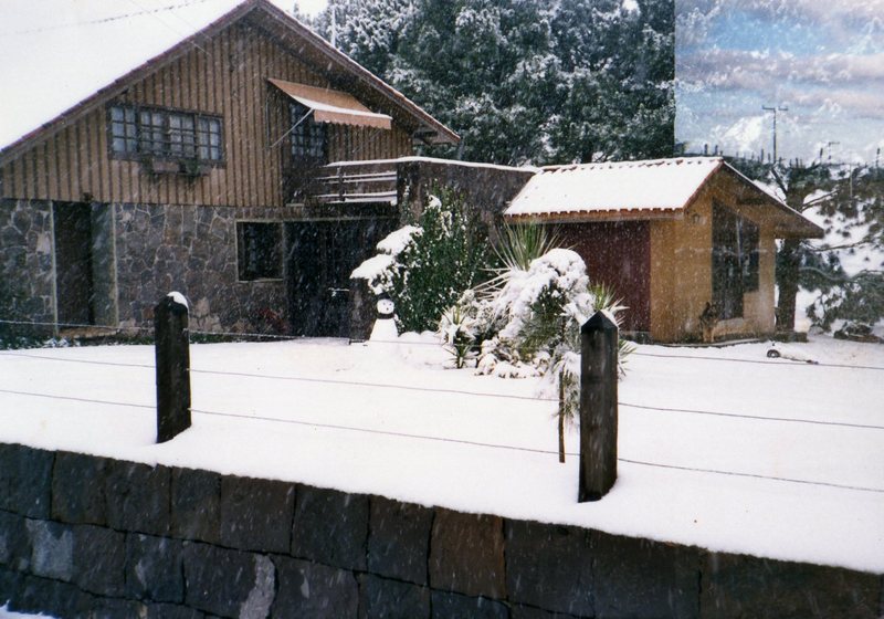 File:Snow in São Joaquim (SC) 1988b.jpg