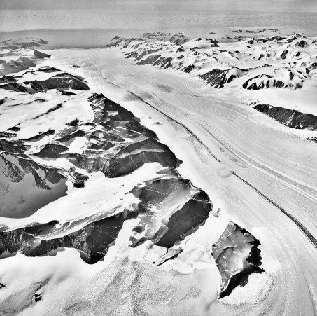 File:Shackleton-GlJ-Isbell.jpg