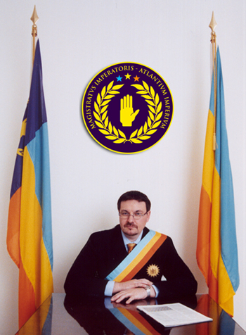 File:Georgivs II Official Portrait with Insignia 0910522 01 x350.JPG