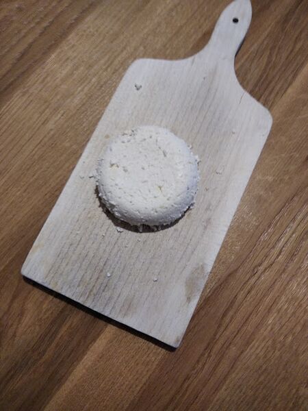 File:Disvarigebla cheese.jpg