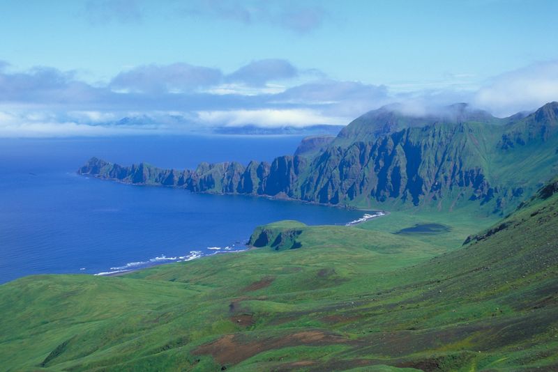 File:Akutan Hot Springs Bay.jpg