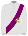 Wearing of the insignia of the Supreme Royal Family Order (QSL).svg