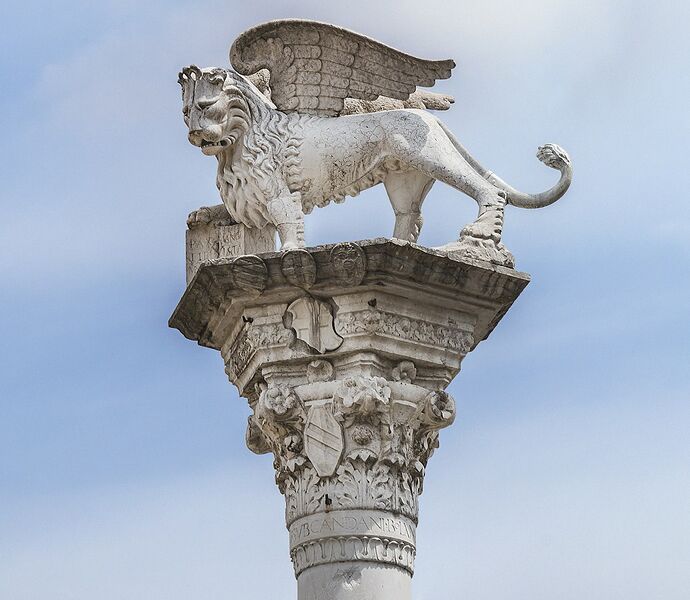 File:Piazza dei Signori (Vicenza) - Statue of the Lion of Saint Mark.jpg