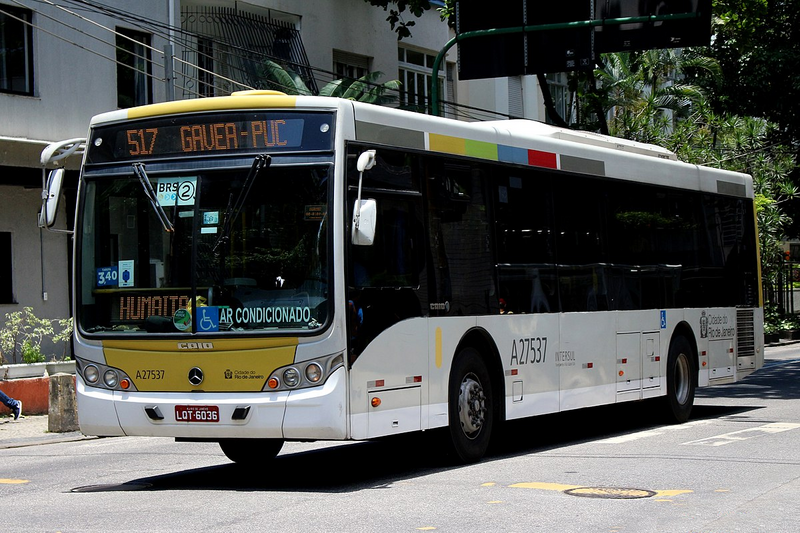 File:Ônibus no Rio.png