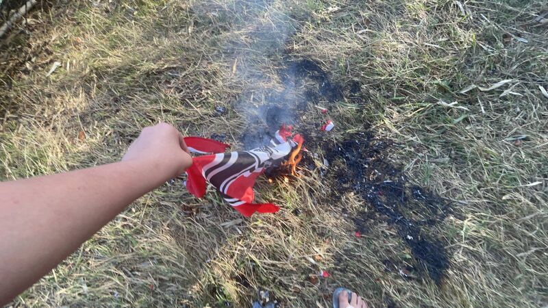 File:Burning of a Natsoc flag Hoku.jpg