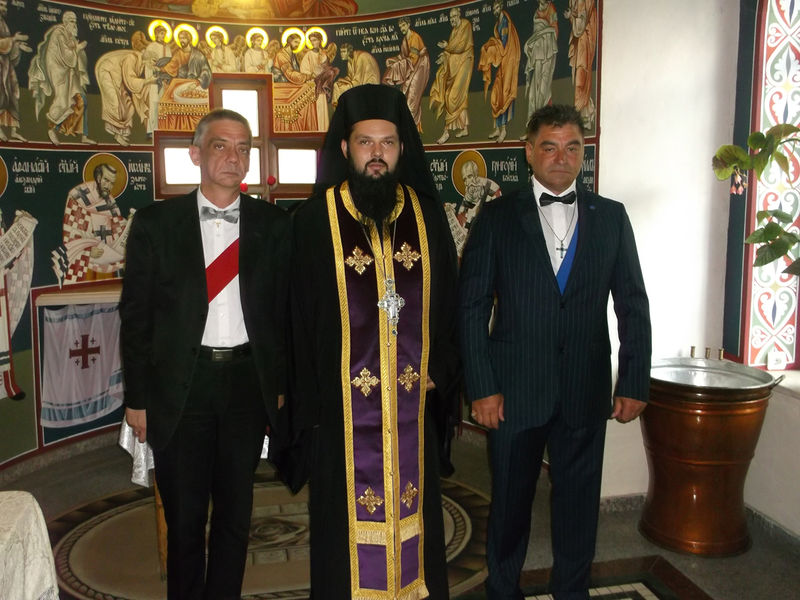 File:Principality of Onagal Holy blessing ceremony - HSH Milomir I Prince of Ongal, Archimandrite Maxim and State secretary of Ongal general count Nochev.jpeg