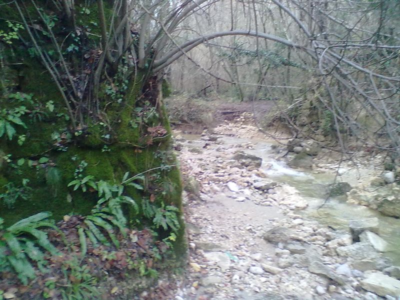 File:Borgotraghetto-river.jpg
