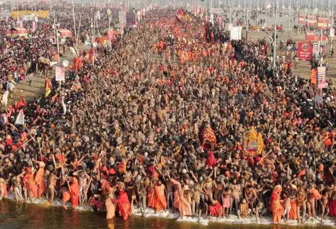 File:Huge Crowds of Hindus at the Kumbh Mela 2013.webp