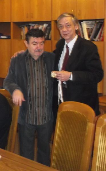 File:Prince Milomir von und zu Ongal award prominent writer Hristo Boychev with order Golden garland.jpg